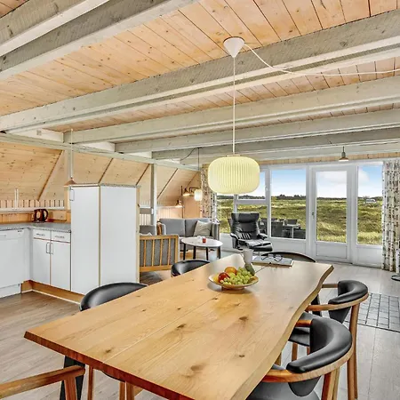 Hébergement de vacances Hvide Sande With A Fireplace 05